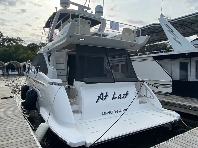 Slide: The Image of Azimut 50 fly 2017 - 11