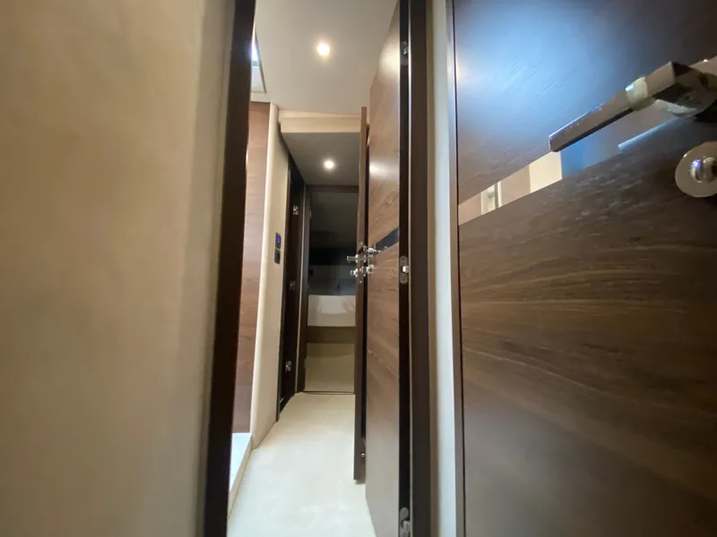 Slide: The Image of Azimut 50 fly 2017 - 16