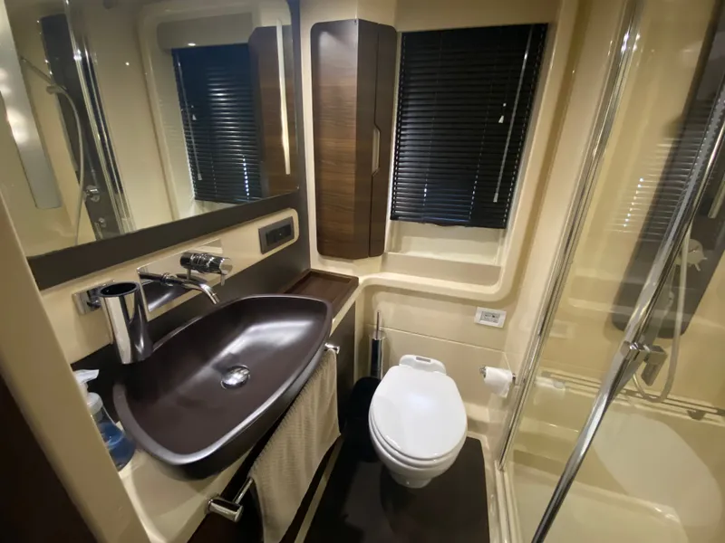 Slide: The Image of Azimut 50 fly 2017 - 23