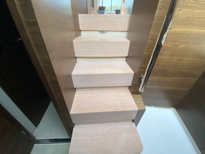 Slide: The Image of Azimut 50 fly 2017 - 25