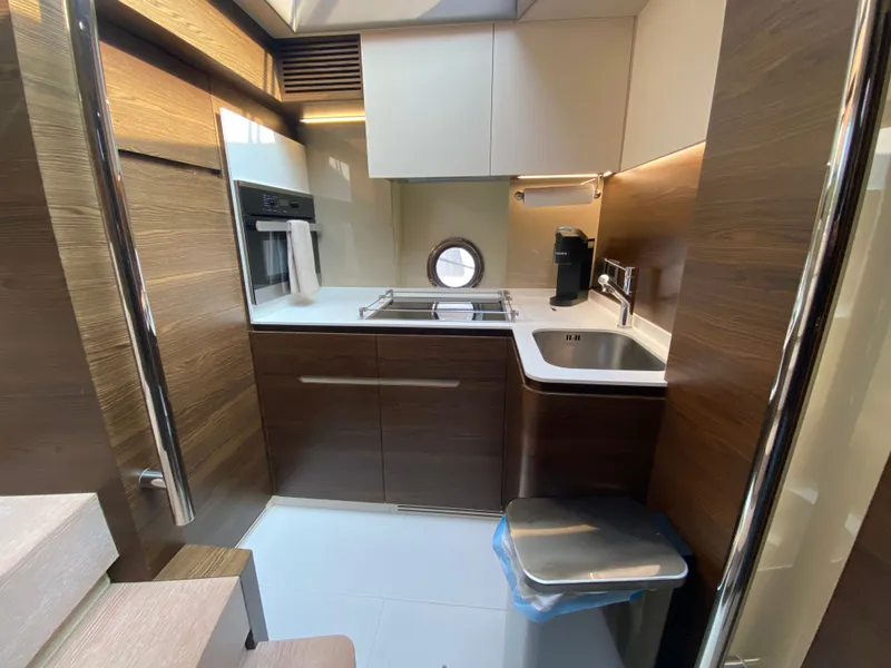 Slide: The Image of Azimut 50 fly 2017 - 26