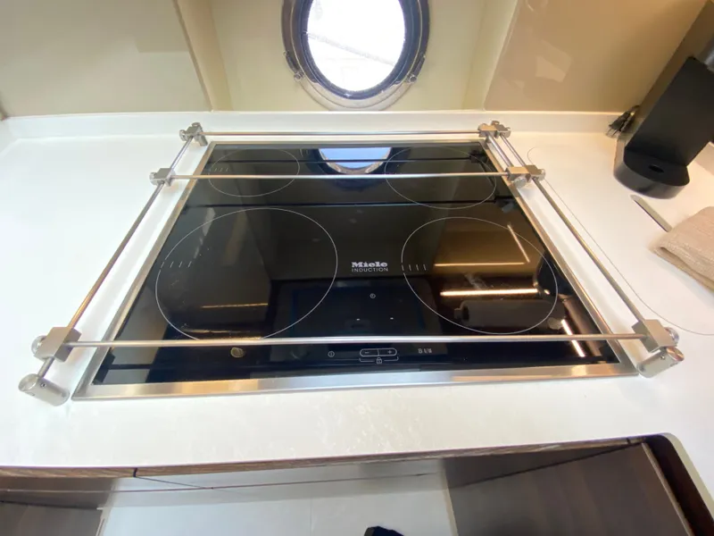 Slide: The Image of Azimut 50 fly 2017 - 28