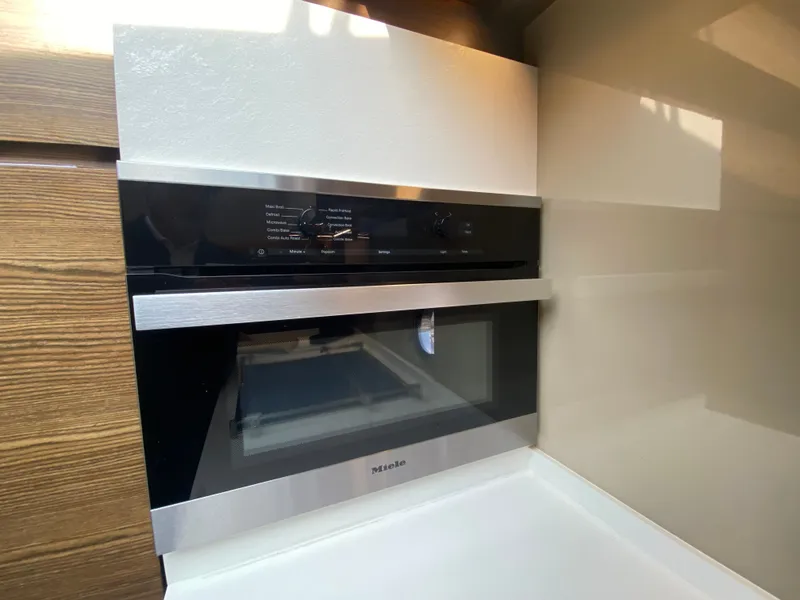 Slide: The Image of Azimut 50 fly 2017 - 29