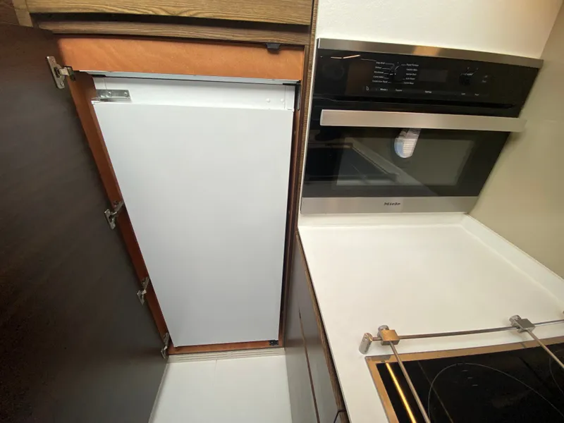 Slide: The Image of Azimut 50 fly 2017 - 30