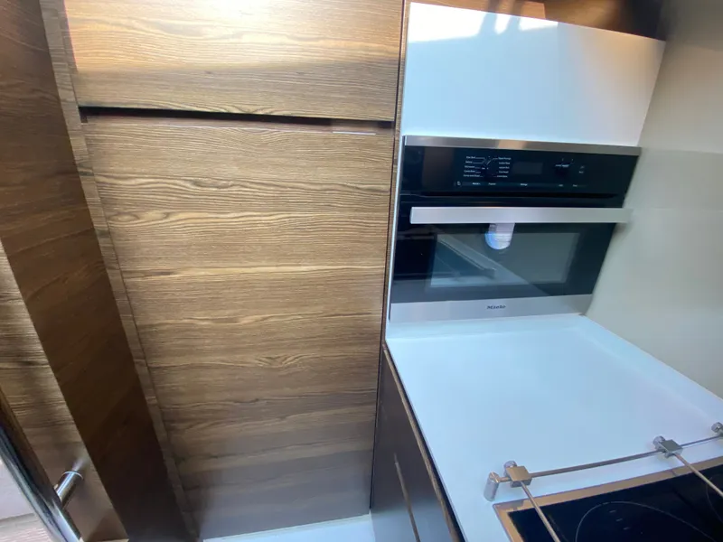 Slide: The Image of Azimut 50 fly 2017 - 31