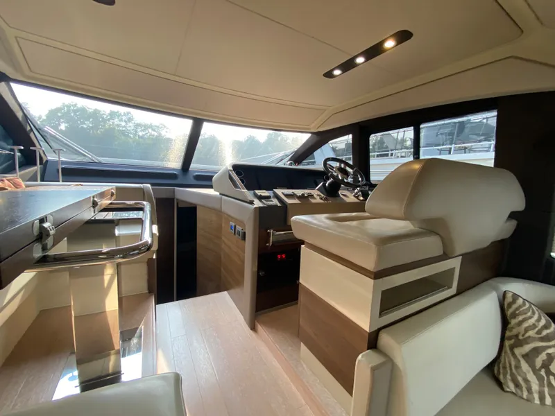 Slide: The Image of Azimut 50 fly 2017 - 33