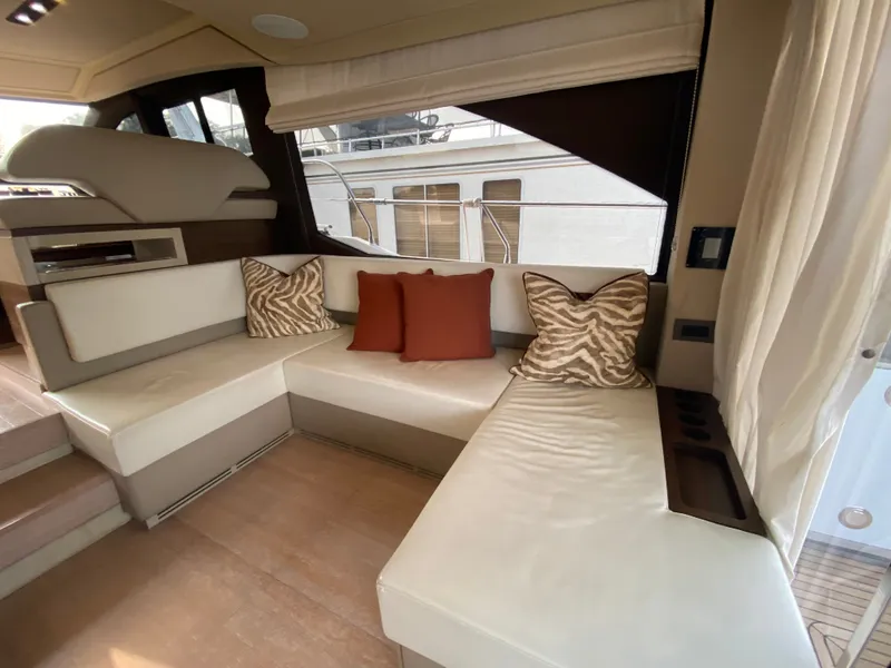 Slide: The Image of Azimut 50 fly 2017 - 35