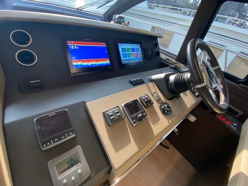 Slide: The Image of Azimut 50 fly 2017 - 41