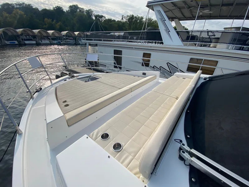 Slide: The Image of Azimut 50 fly 2017 - 57