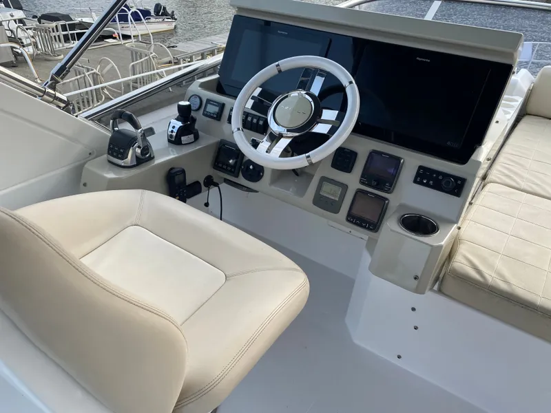 Slide: The Image of Azimut 50 fly 2017 - 68