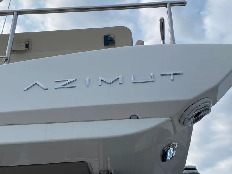 Slide: The Image of Azimut 50 fly 2017 - 80