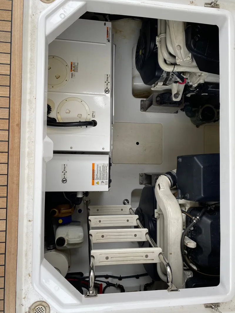 Slide: The Image of Azimut 50 fly 2017 - 85