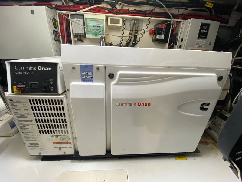 Slide: The Image of Azimut 50 fly 2017 - 91