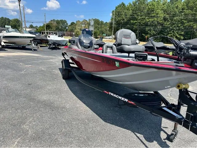 Slide: The Image of Tracker Pro Team 195 Tournament Edition 2022 - 3