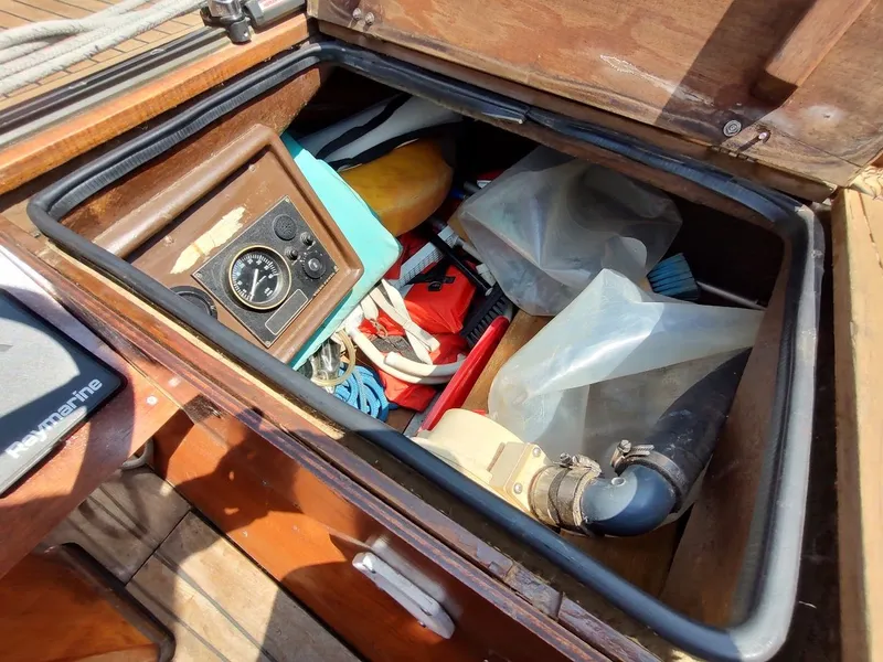 Slide: The Image of Vindo 45 1985 - 32