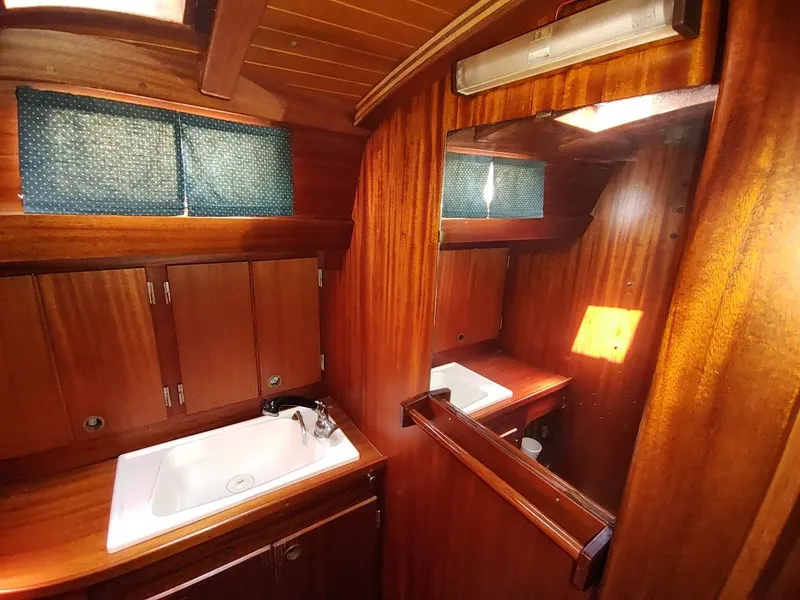 Slide: The Image of Vindo 45 1985 - 77