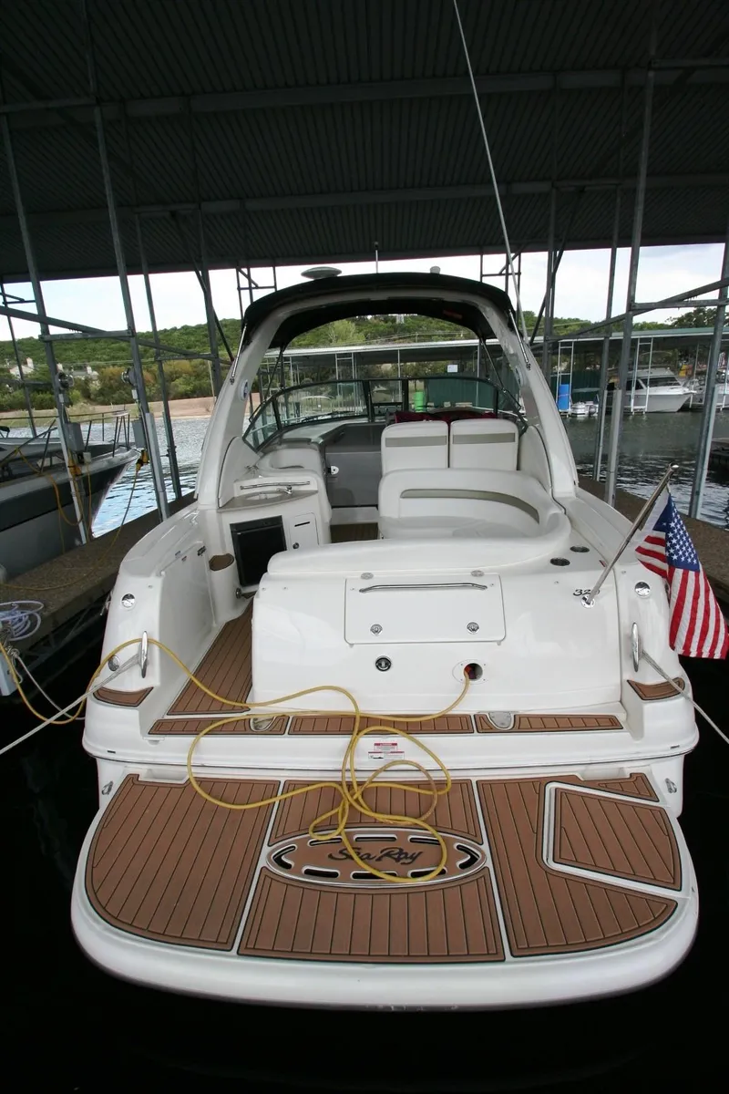 Slide: The Image of Sea Ray Sundancer 320 2007 - 51
