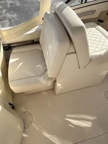 Slide: The Image of Grady-White Freedom 235 2023 - 10