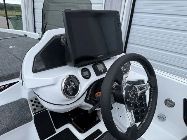 Slide: The Image of Phoenix Bass Boat 920 Elite X 2026 - 14