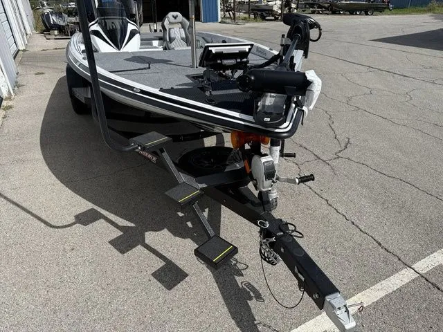 Slide: The Image of Phoenix Bass Boat 920 Elite X 2026 - 5