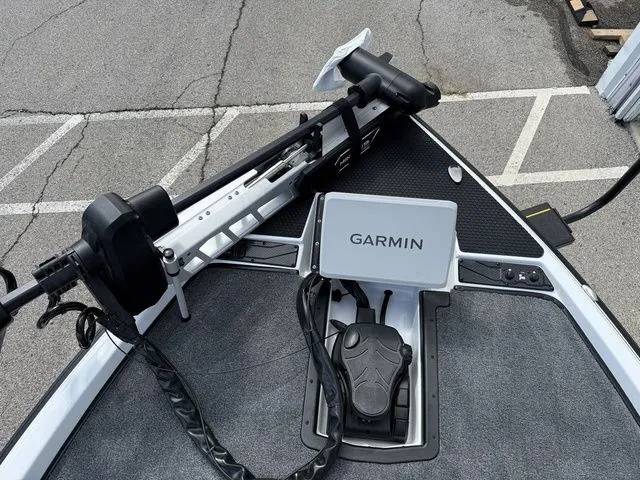 Slide: The Image of Phoenix Bass Boat 920 Elite X 2026 - 8