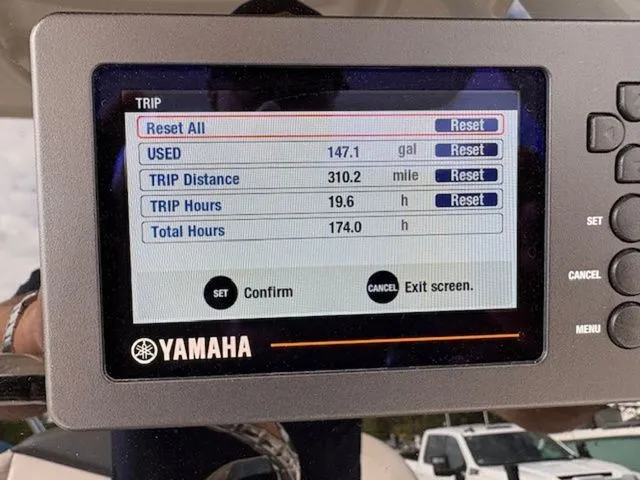 Slide: The Image of Robalo R242EX 2021 - 10