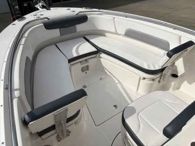 Slide: The Image of Robalo R242EX 2021 - 13