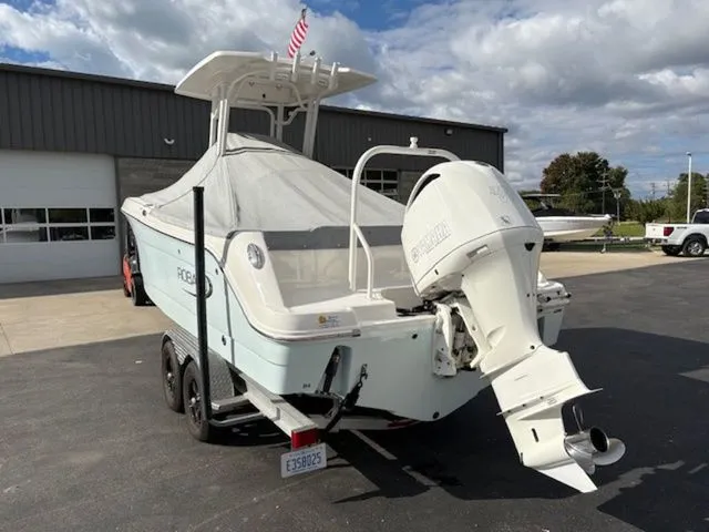 Slide: The Image of Robalo R242EX 2021 - 5