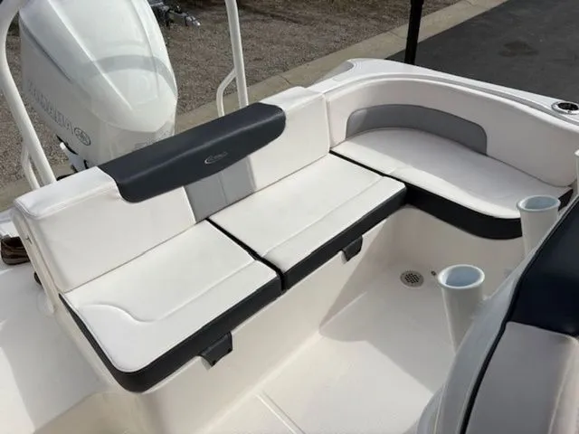 Slide: The Image of Robalo R242EX 2021 - 8