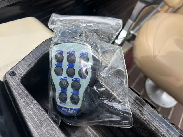 Slide: The Image of Montego Bay 8522 DLX 2020 - 13