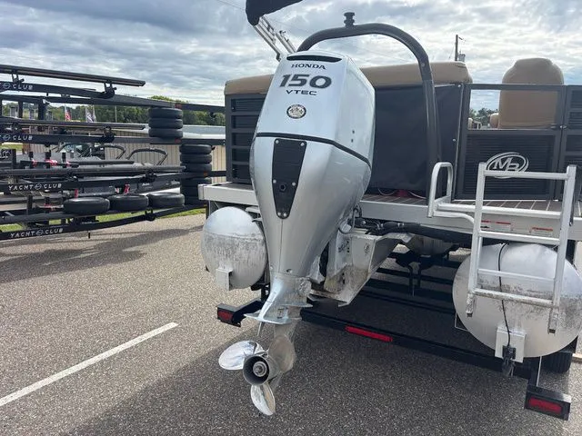 Slide: The Image of Montego Bay 8522 DLX 2020 - 14