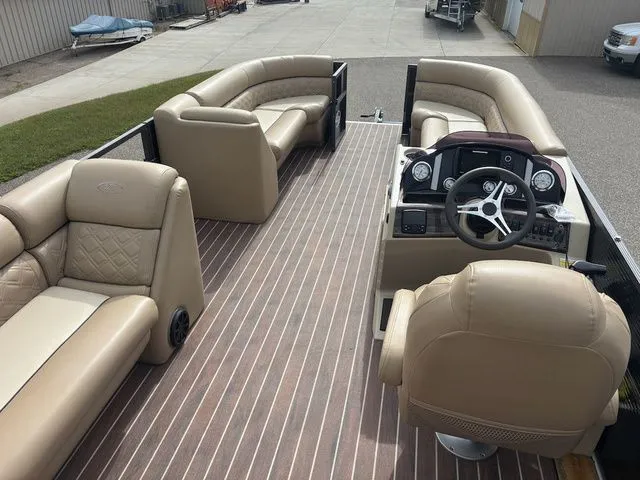 Slide: The Image of Montego Bay 8522 DLX 2020 - 9