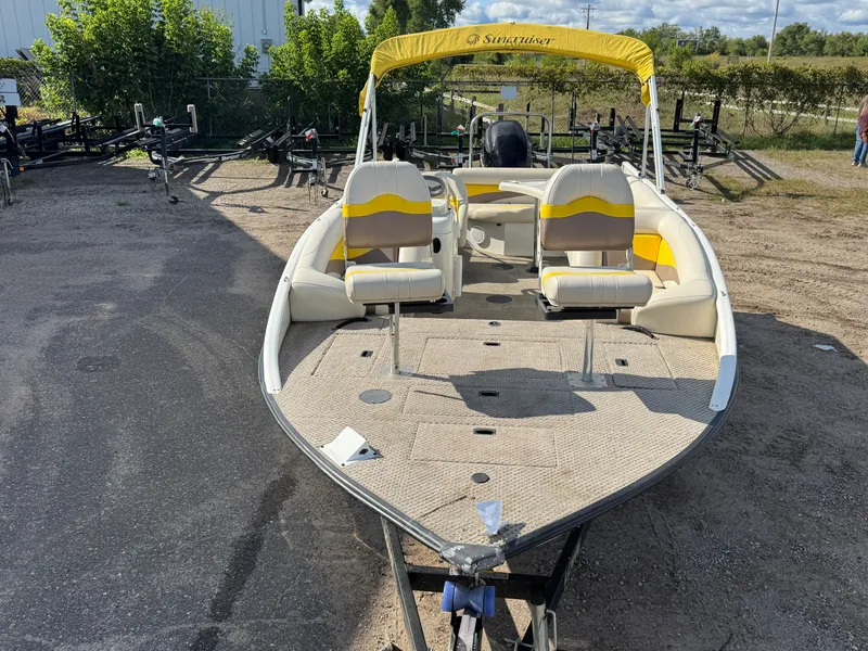 Slide: The Image of Lowe Suncruiser Tahiti 224 Deck Boat 2007 - 10