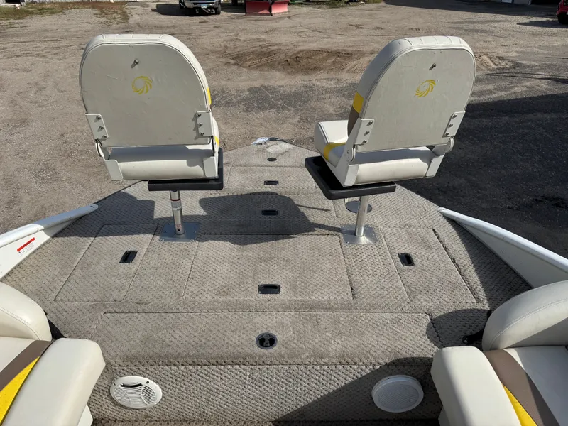 Slide: The Image of Lowe Suncruiser Tahiti 224 Deck Boat 2007 - 12