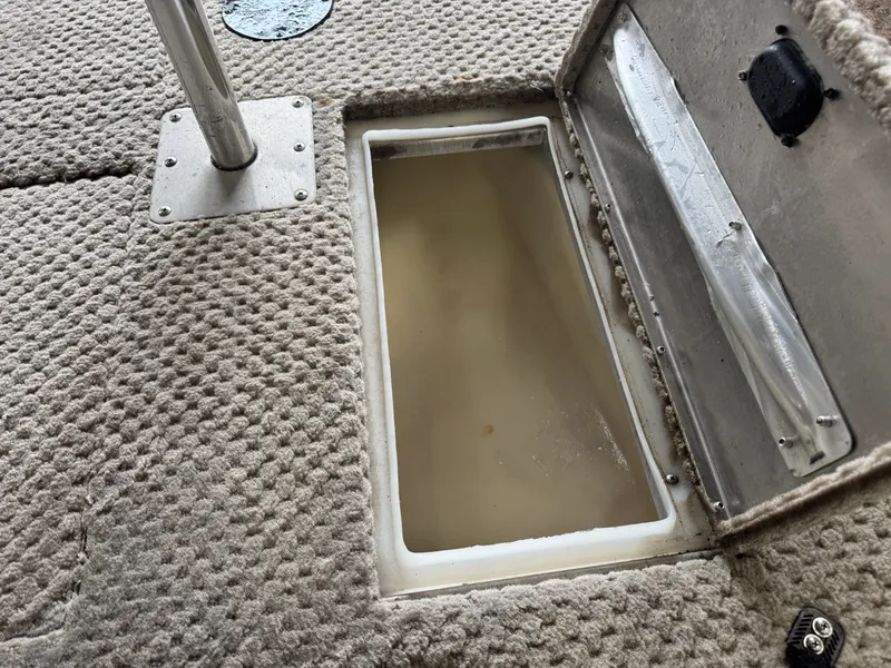 Slide: The Image of Lowe Suncruiser Tahiti 224 Deck Boat 2007 - 15