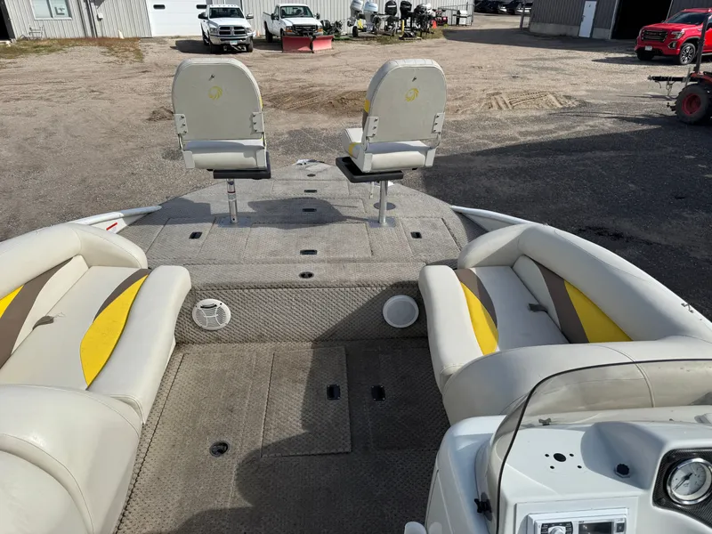 Slide: The Image of Lowe Suncruiser Tahiti 224 Deck Boat 2007 - 18