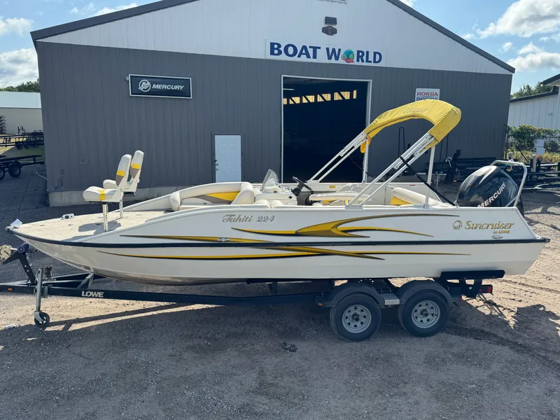 Slide: The Image of Lowe Suncruiser Tahiti 224 Deck Boat 2007 - 4