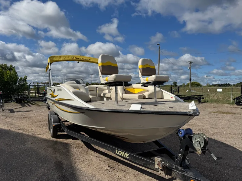 Slide: The Image of Lowe Suncruiser Tahiti 224 Deck Boat 2007 - 42