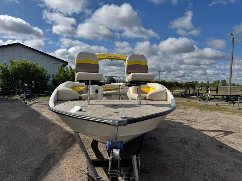 Slide: The Image of Lowe Suncruiser Tahiti 224 Deck Boat 2007 - 44