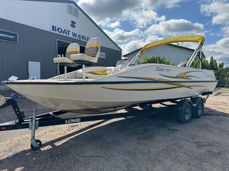 Slide: The Image of Lowe Suncruiser Tahiti 224 Deck Boat 2007 - 46