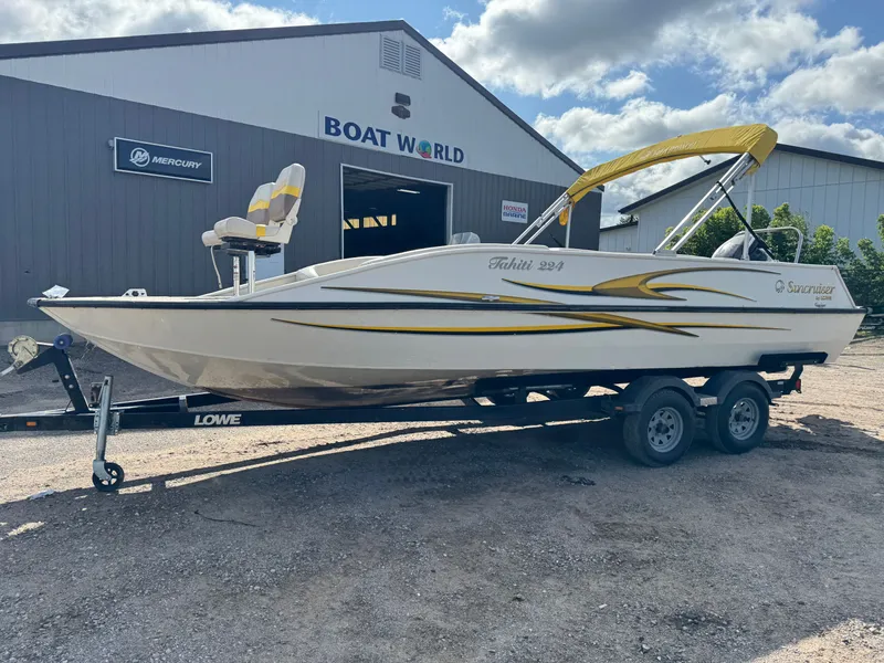 Slide: The Image of Lowe Suncruiser Tahiti 224 Deck Boat 2007 - 47