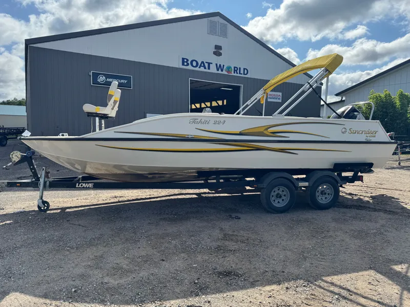 Slide: The Image of Lowe Suncruiser Tahiti 224 Deck Boat 2007 - 48