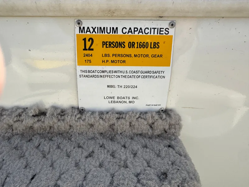 Slide: The Image of Lowe Suncruiser Tahiti 224 Deck Boat 2007 - 54