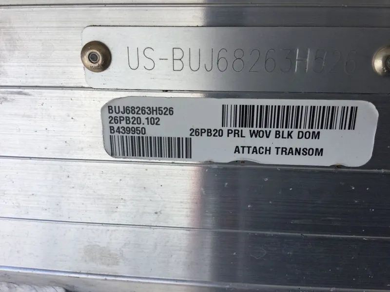 Slide: The Image of Sun Tracker Party Barge 20 DLX 2026 - 7