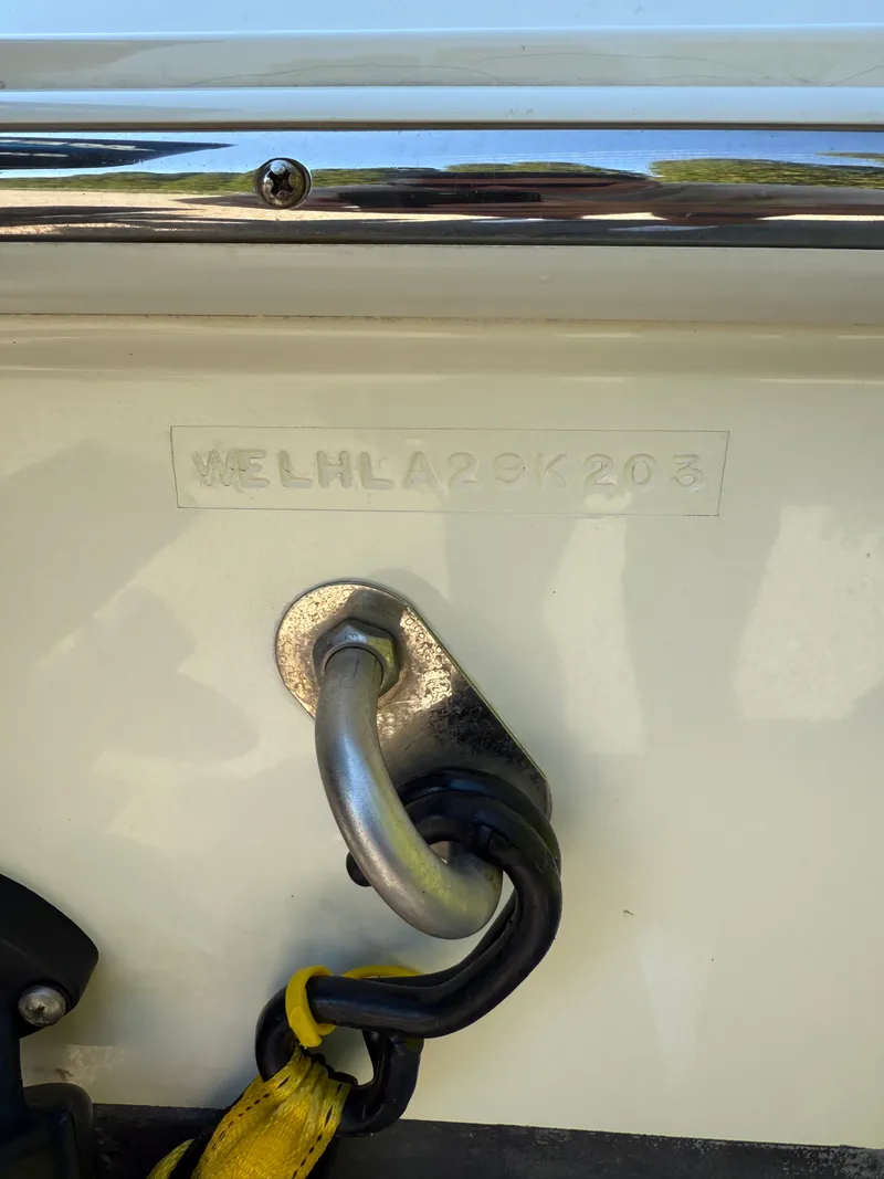 Slide: The Image of Wellcraft 250 Fisherman 2003 - 7