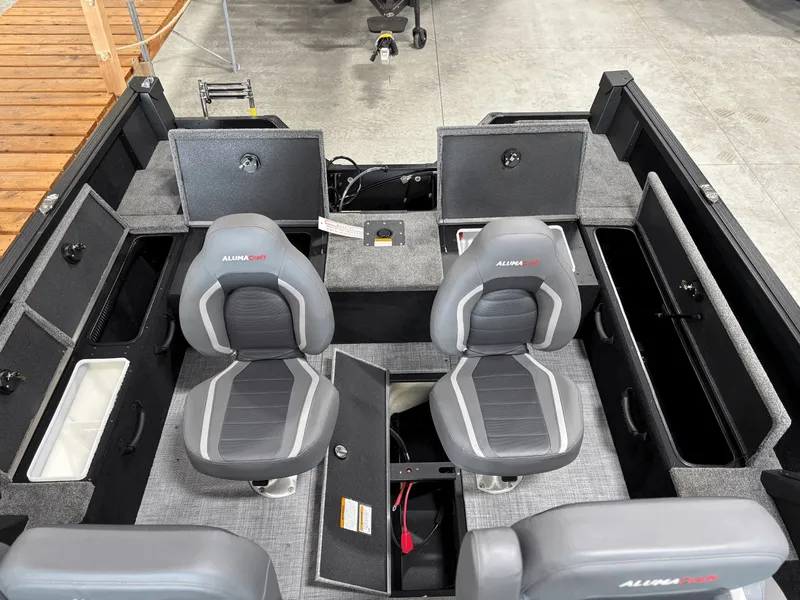 Slide: The Image of Alumacraft Competitor 185X Sport 2026 - 14