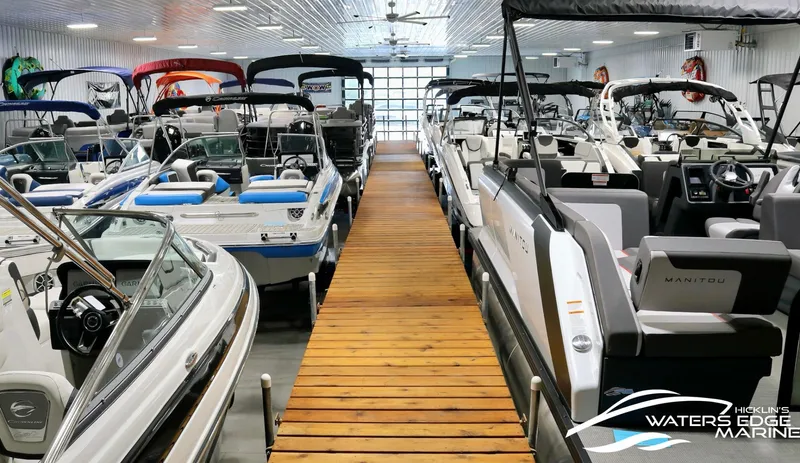 Slide: The Image of Alumacraft Competitor 185X Sport 2026 - 21