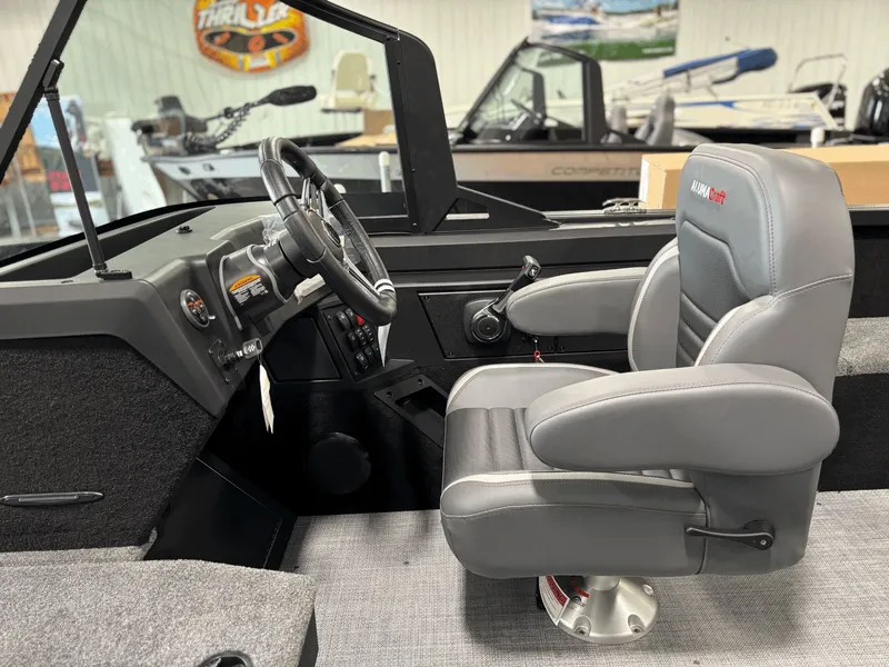 Slide: The Image of Alumacraft Competitor 185X Sport 2026 - 8