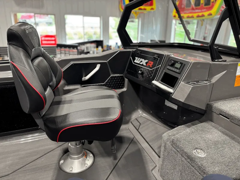 Slide: The Image of Skeeter WXR2060 F 2026 - 14