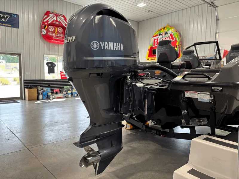 Slide: The Image of Skeeter WXR2060 F 2026 - 22